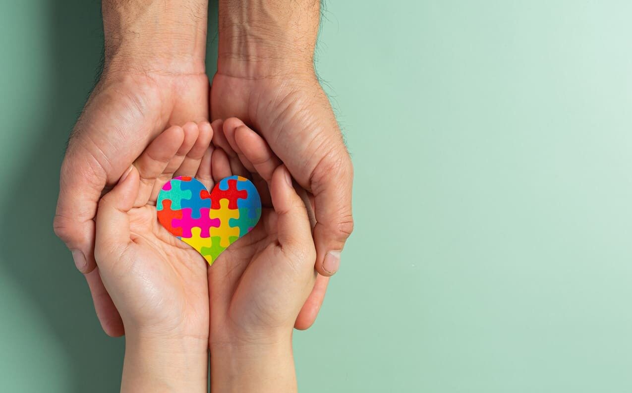 Coach en parentalité positive accompagnant des parents